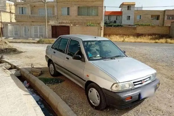 پراید، صندوق دار