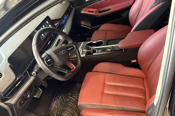 فونیکس، آریزو 6 جی تی (Z6 GT)
