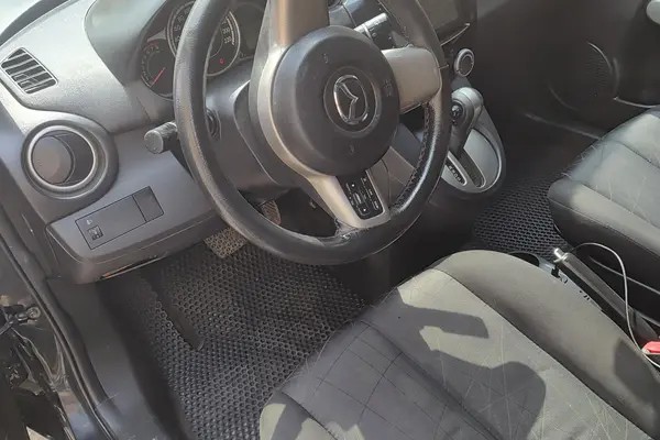 مزدا، 2 هاچ بک