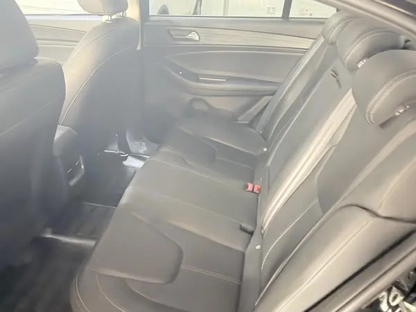 ام وی ام، آریزو 5ev