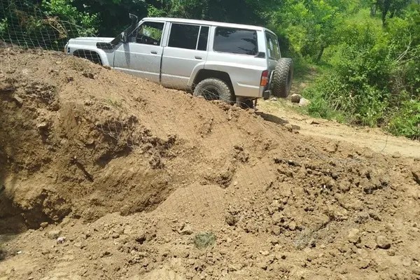 نیسان، پاترول چهار در