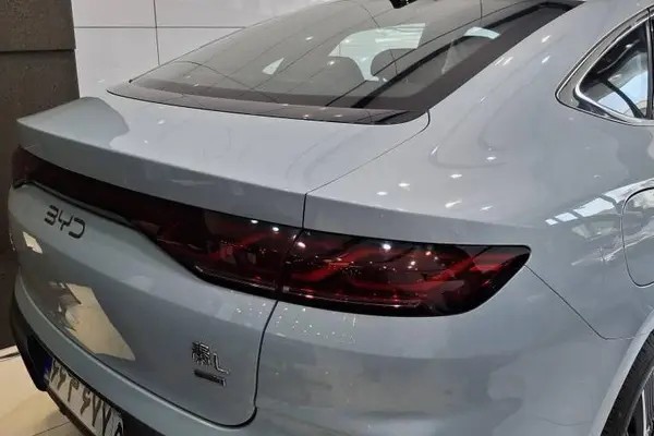 بی وای دی، چین ال DMi