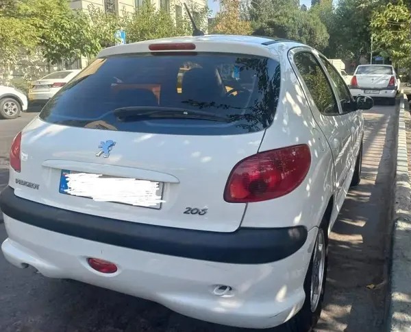پژو، 206