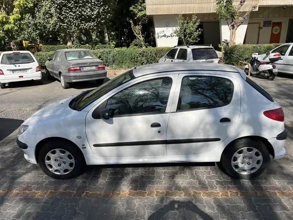 پژو، 206