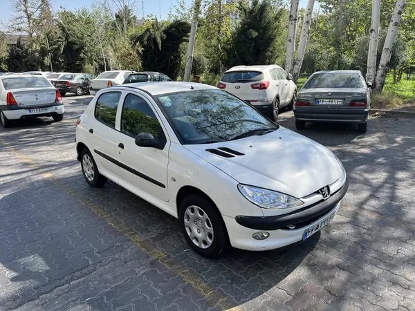 پژو، 206