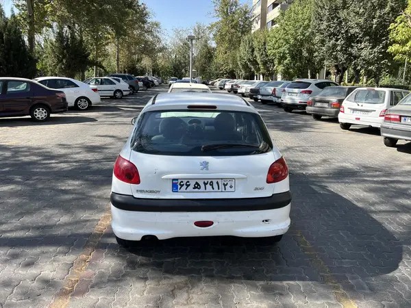 پژو، 206