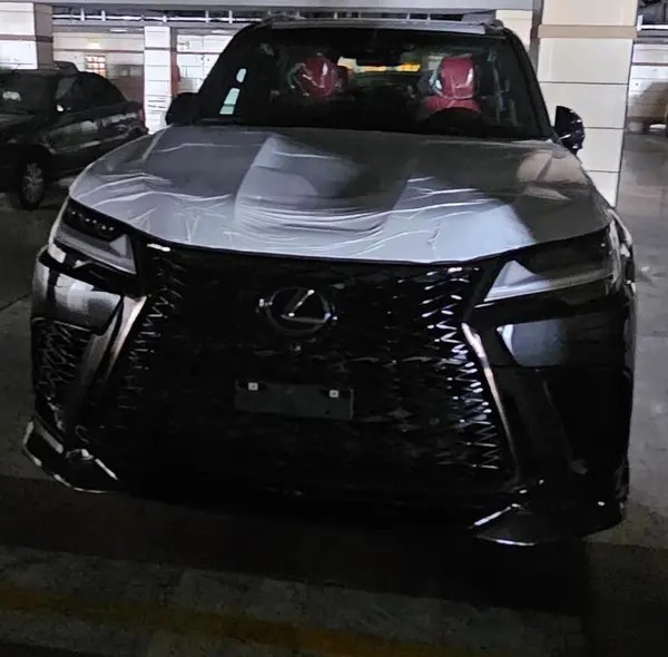 لکسوس، LX
