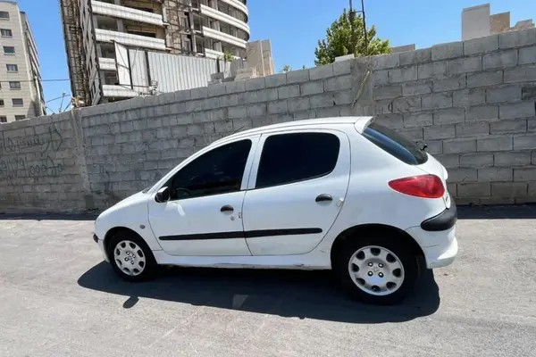 پژو، 206