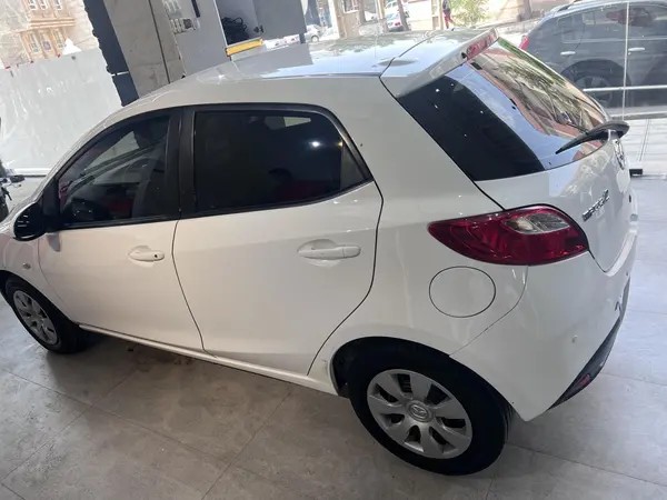 مزدا، 2 هاچ بک