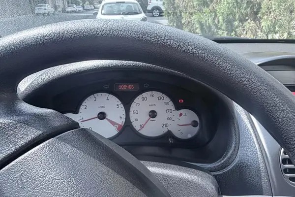 پژو، 206