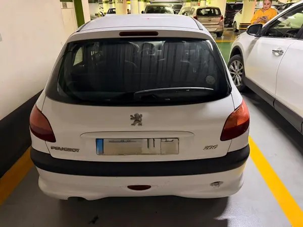 پژو، 206