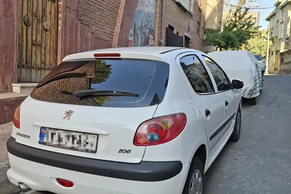 پژو، 206