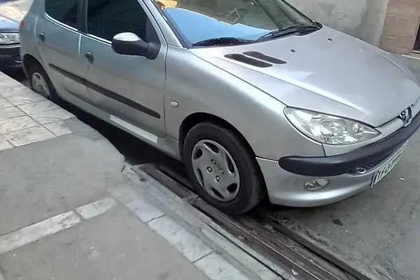 پژو، 206