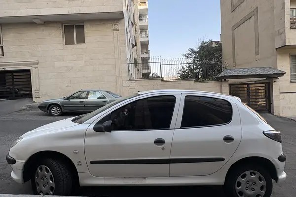 پژو، 206