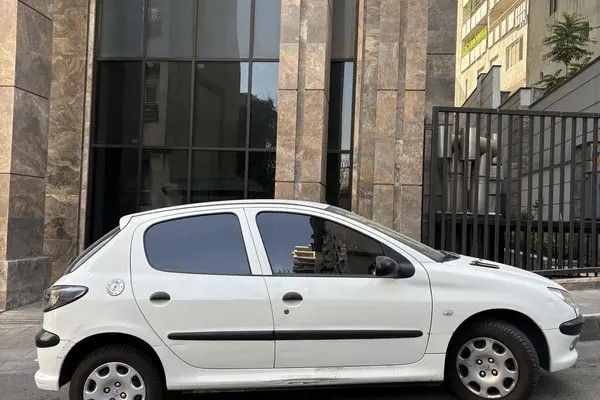 پژو، 206