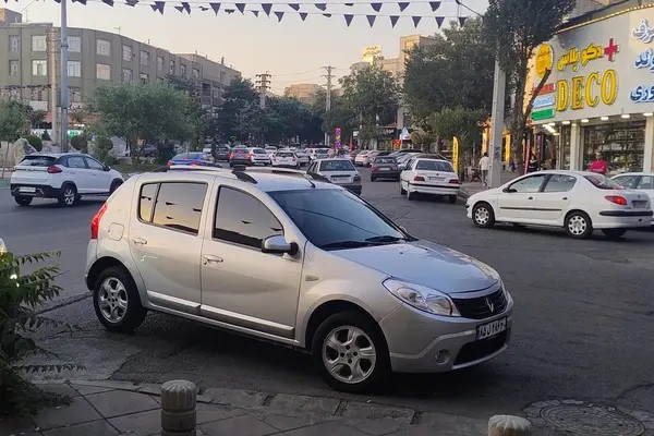 رنو، ساندرو