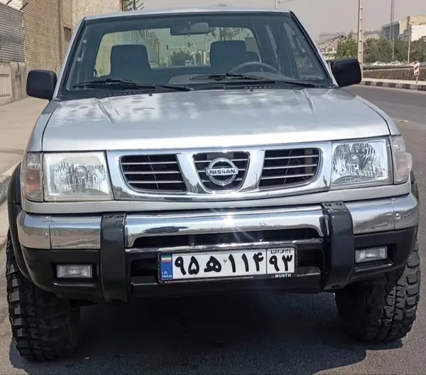 نیسان، پیکاپ دو کابین